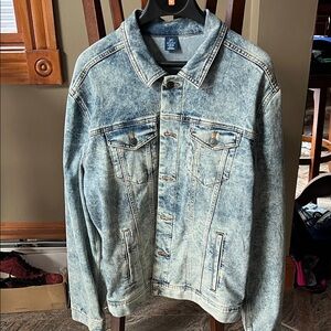 Jean Jacket Men’s size L (42-44) Stone washed
Like new Patches